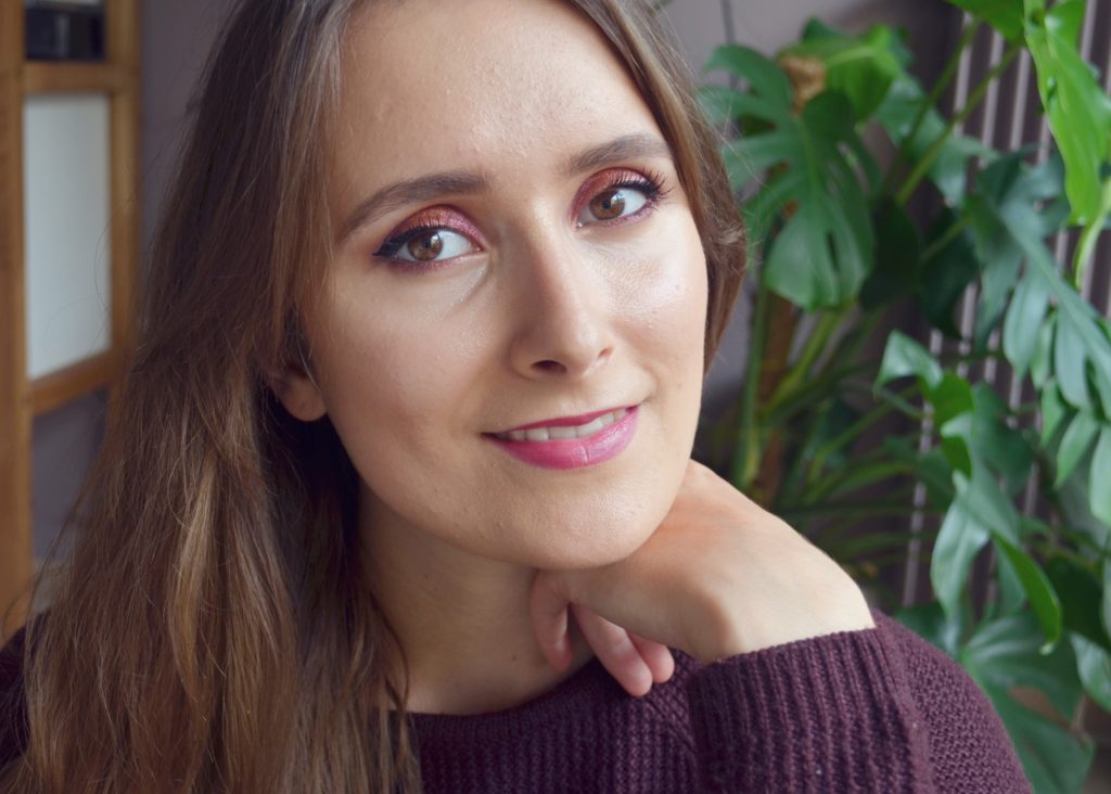 Maquillage cuivre et bordeaux